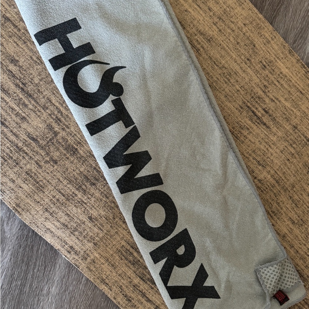 Hot worx mat and towel! Used 1x